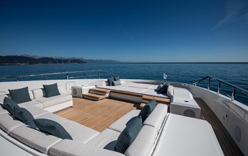 ANDALA 33 upper deck fwd area